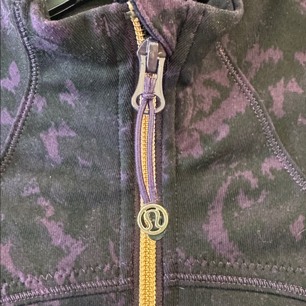 Lululemon Forme Jacket II, Purple and Black, Rose Gold Zippers, Size Small - Picture 7 of 15